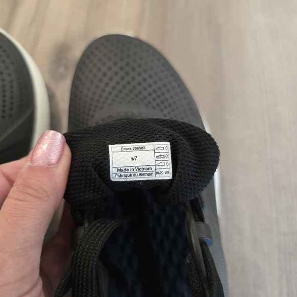 CROCS Literide Pacers - Picture 9 of 10